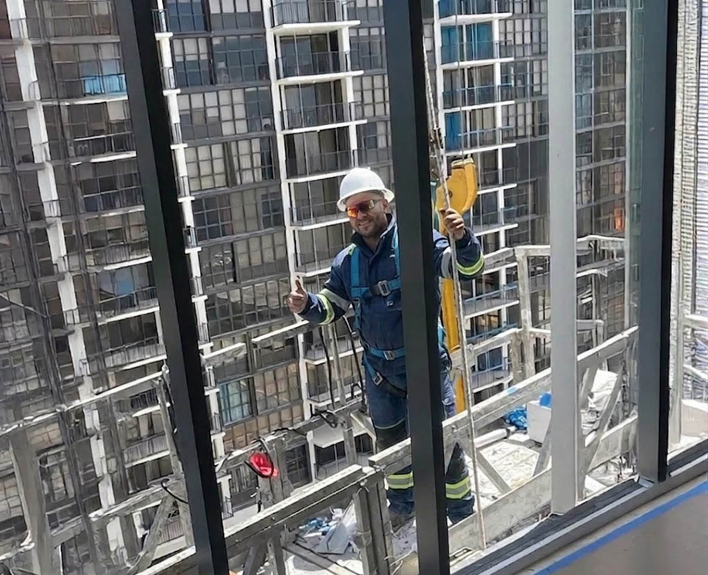 Strata-caulking-contractor